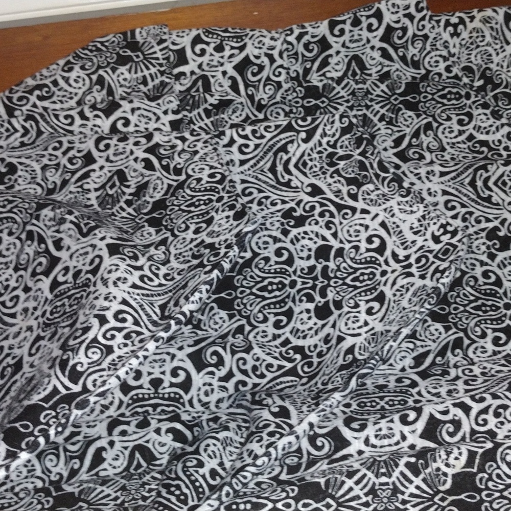 Catherine's 4x sleeveless 3 tier shirt in good used condition..​